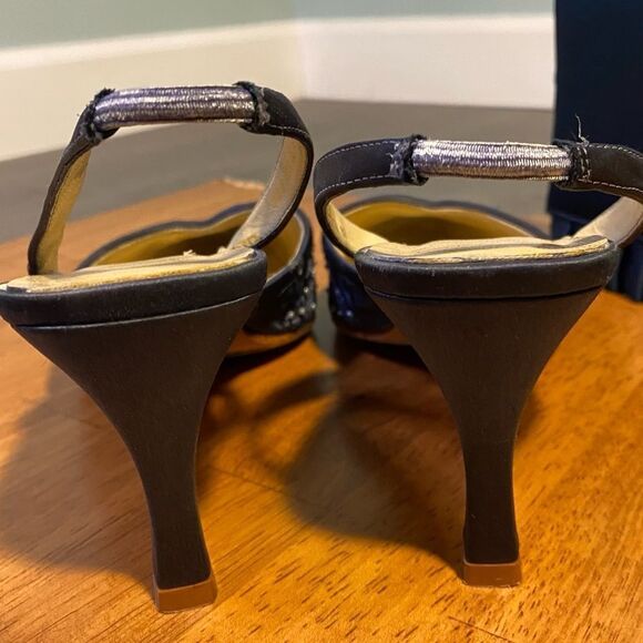 Grace Navy Sequined Slingback Shoes Size 8B - Picture 6 of 7